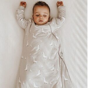 Gunamuna 1.0 TOG Long Sleeve Sleepsack in Goose 18-24M